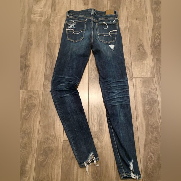 Super Stretchy American Eagles Distressed Jeans 0 - Picture 2 of 4